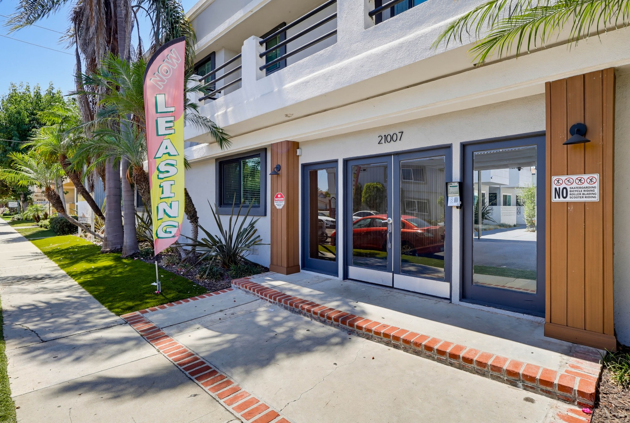 Virtual tour photo 8 of 60 for 21007 Victor St