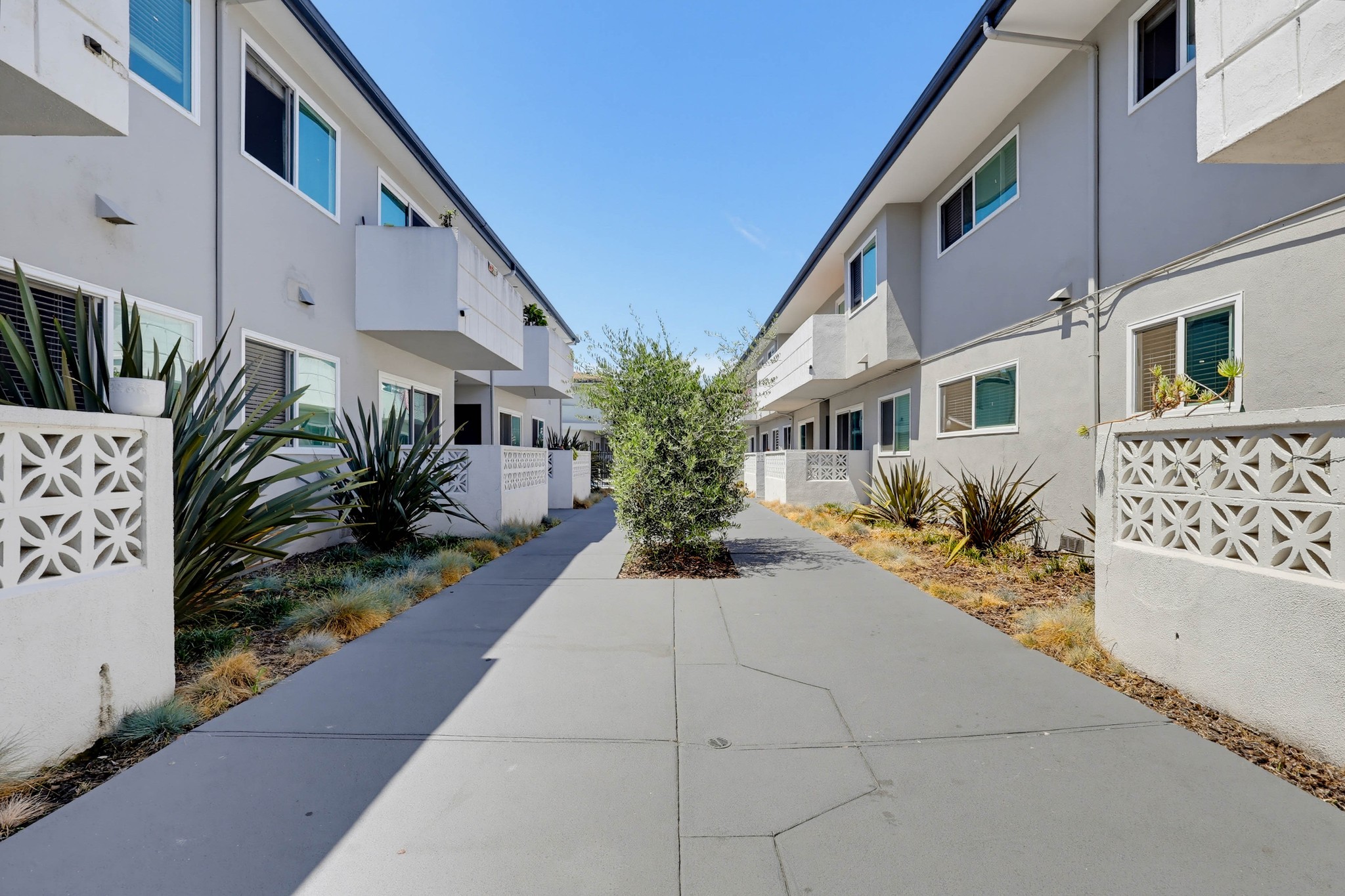 Virtual tour photo 10 of 60 for 21007 Victor St