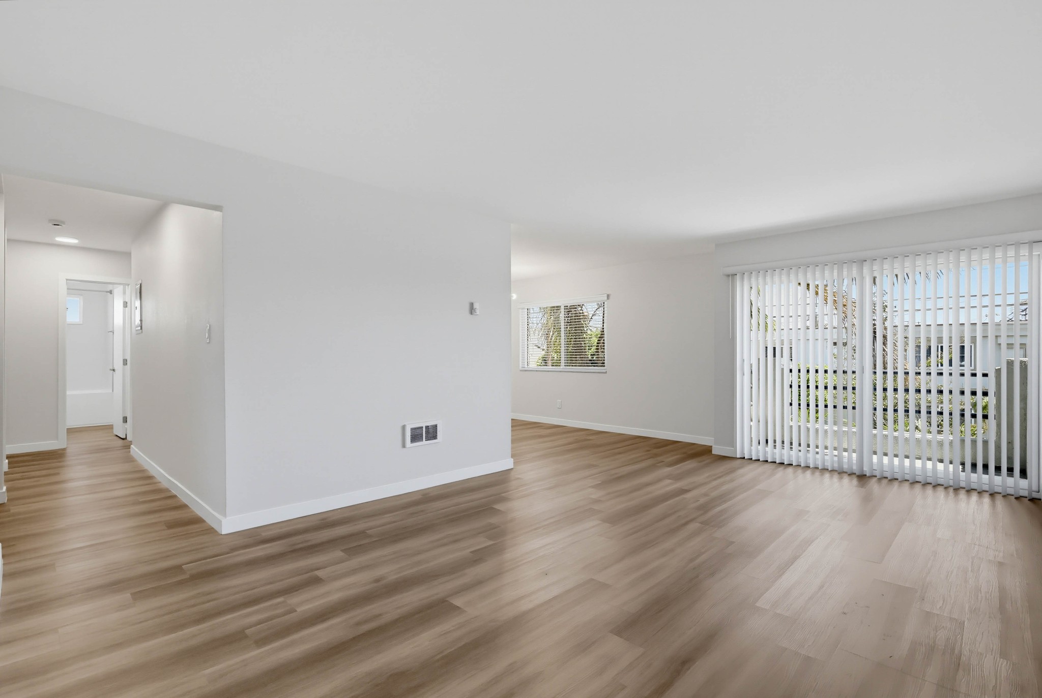 Virtual tour photo 14 of 60 for 21007 Victor St