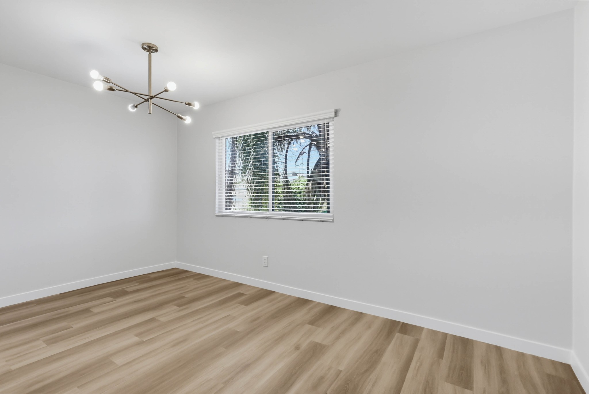 Virtual tour photo 22 of 60 for 21007 Victor St
