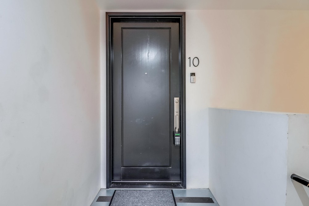 Virtual tour photo 6 of 41 for 2104 Columbia St #10
