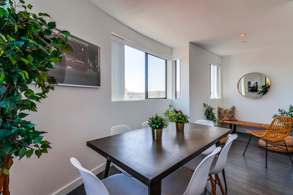 Virtual tour photo 11 of 41 for 2104 Columbia St #10