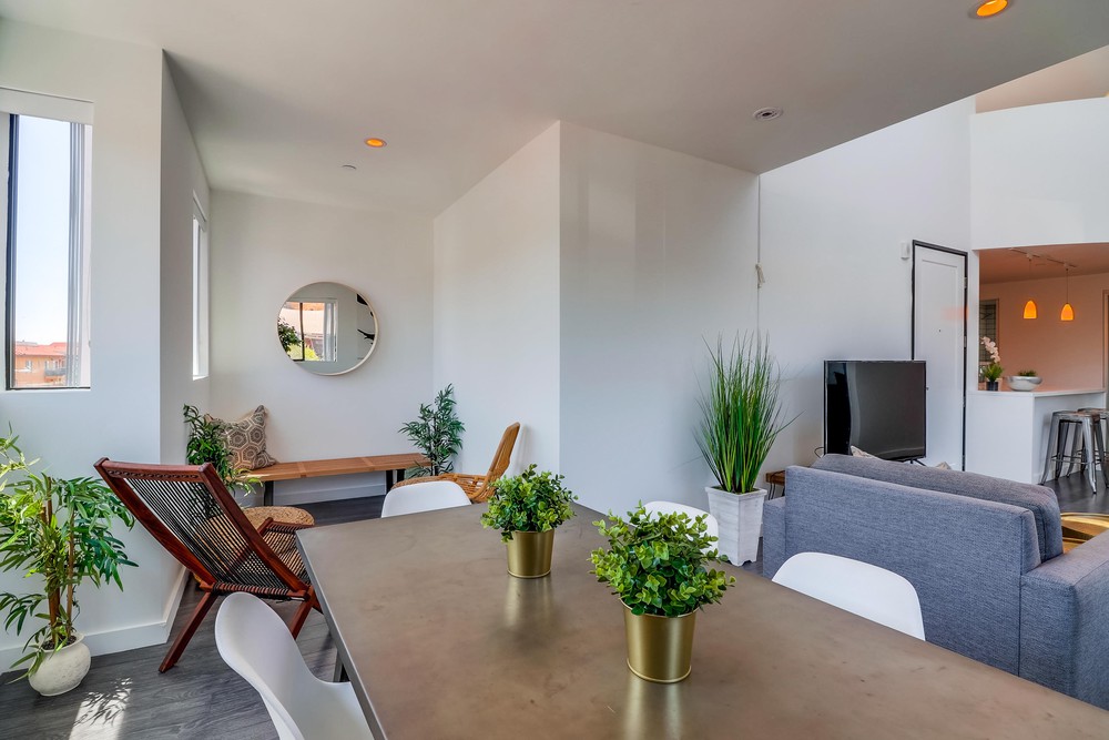 Virtual tour photo 12 of 41 for 2104 Columbia St #10