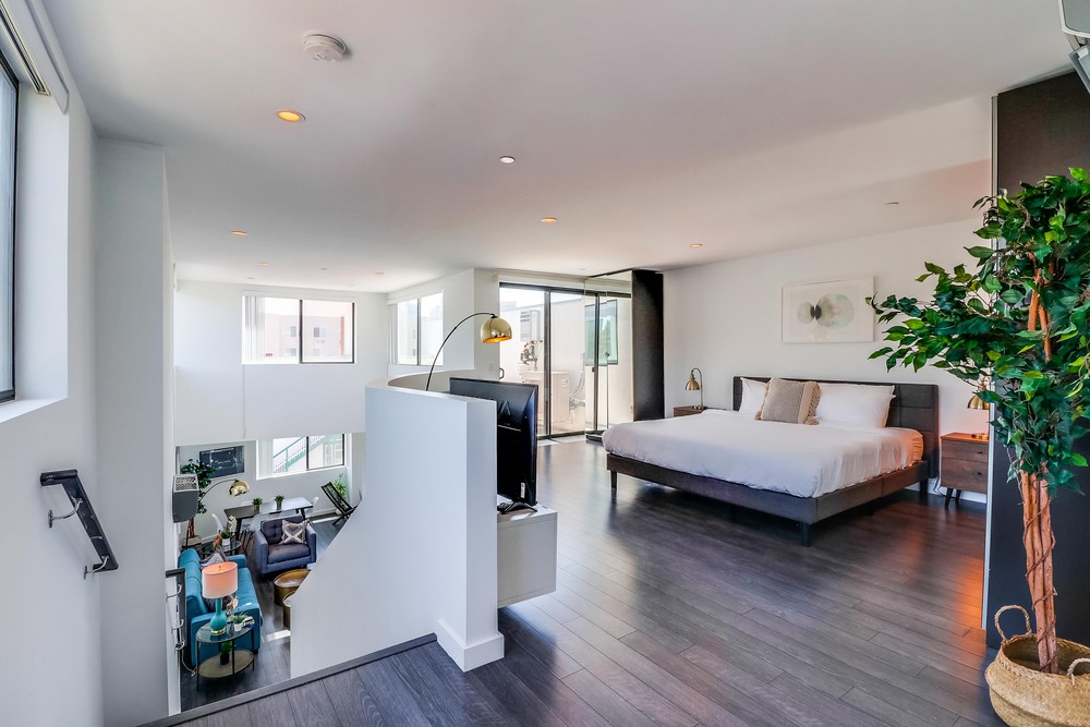Virtual tour photo 24 of 41 for 2104 Columbia St #10