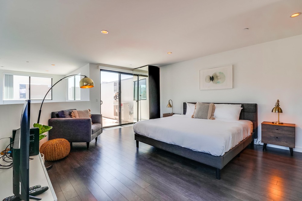 Virtual tour photo 25 of 41 for 2104 Columbia St #10