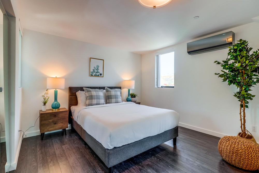 Virtual tour photo 30 of 41 for 2104 Columbia St #10