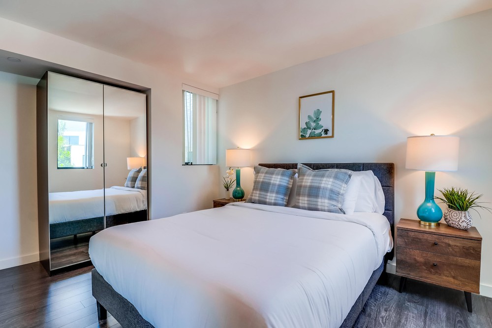 Virtual tour photo 32 of 41 for 2104 Columbia St #10