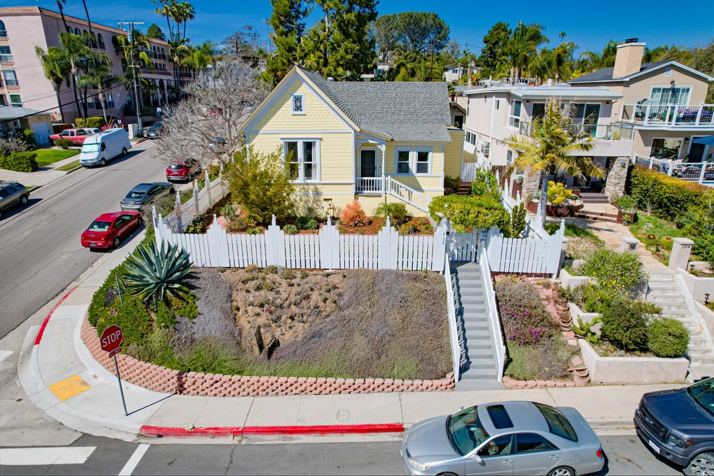 Virtual tour photo 5 of 37 for 2104 Diamond St