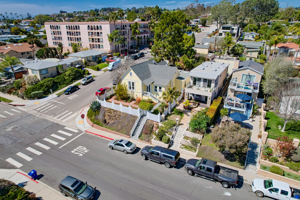 Virtual tour photo 8 of 37 for 2104 Diamond St