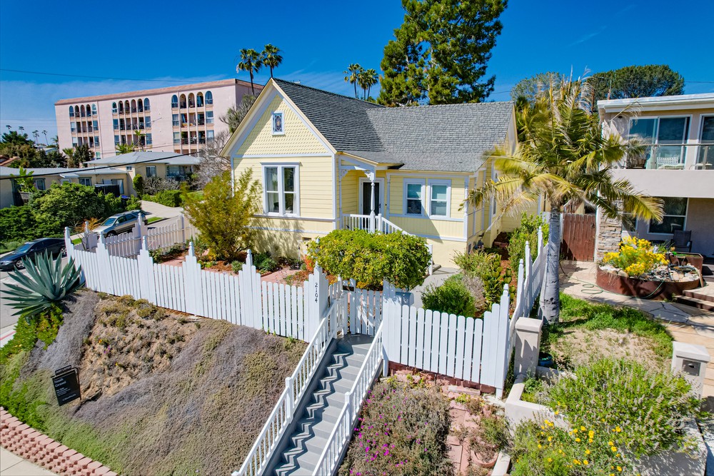 Virtual tour photo 12 of 37 for 2104 Diamond St