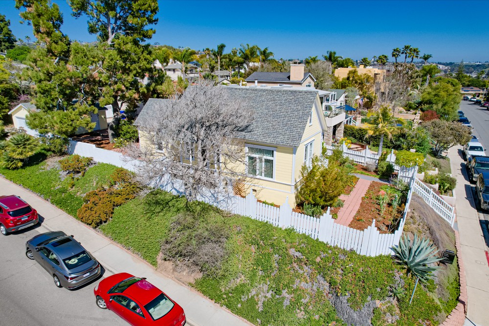 Virtual tour photo 32 of 37 for 2104 Diamond St