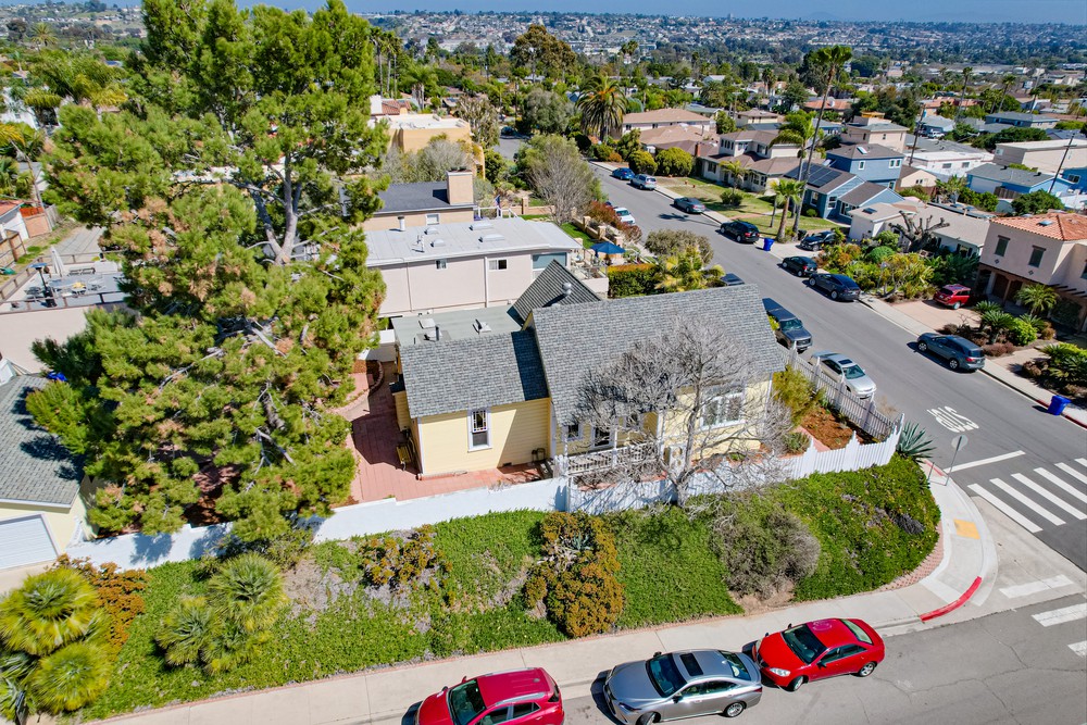 Virtual tour photo 33 of 37 for 2104 Diamond St