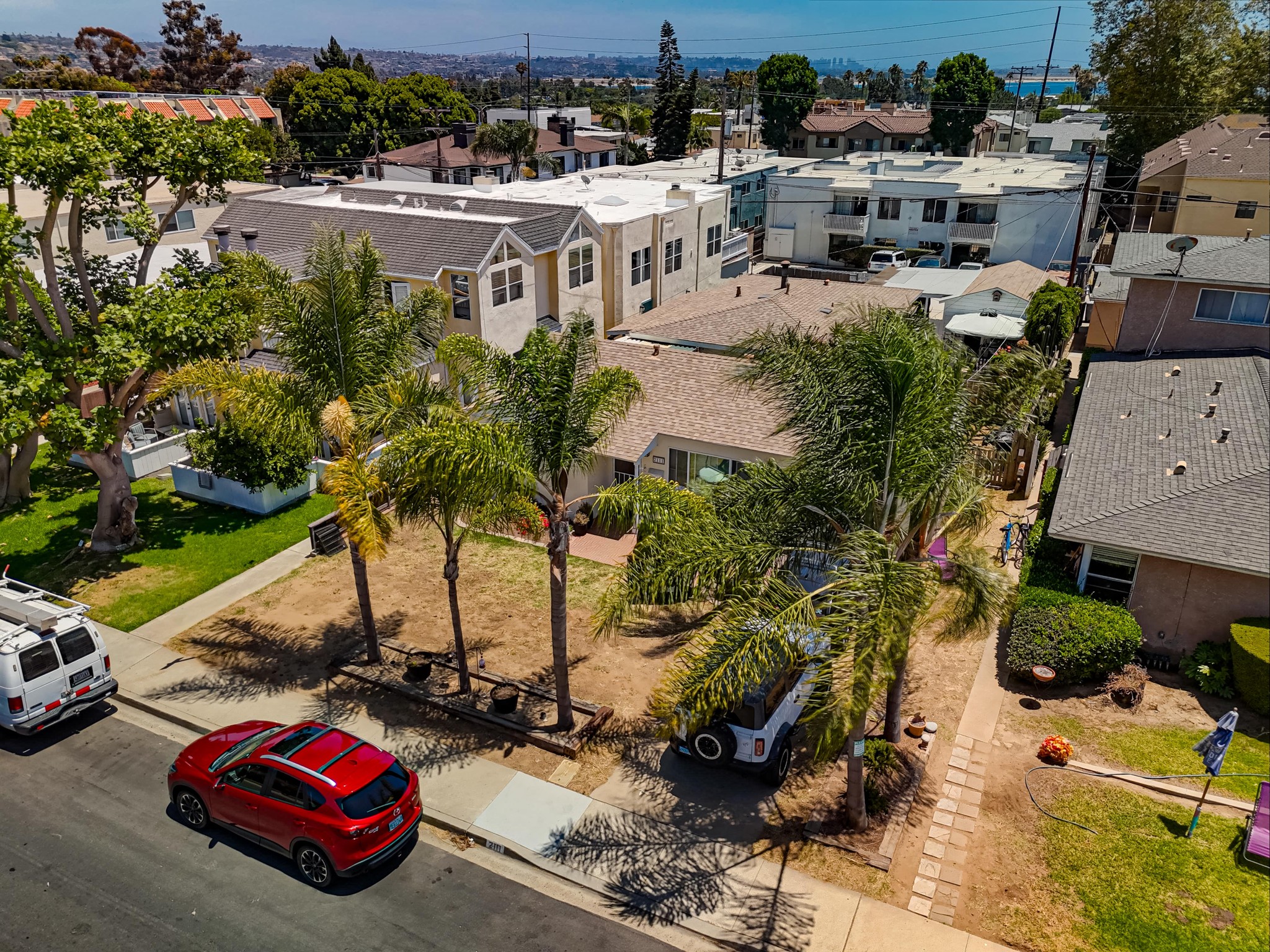 Virtual tour photo 3 of 54 for 2109 Felspar St