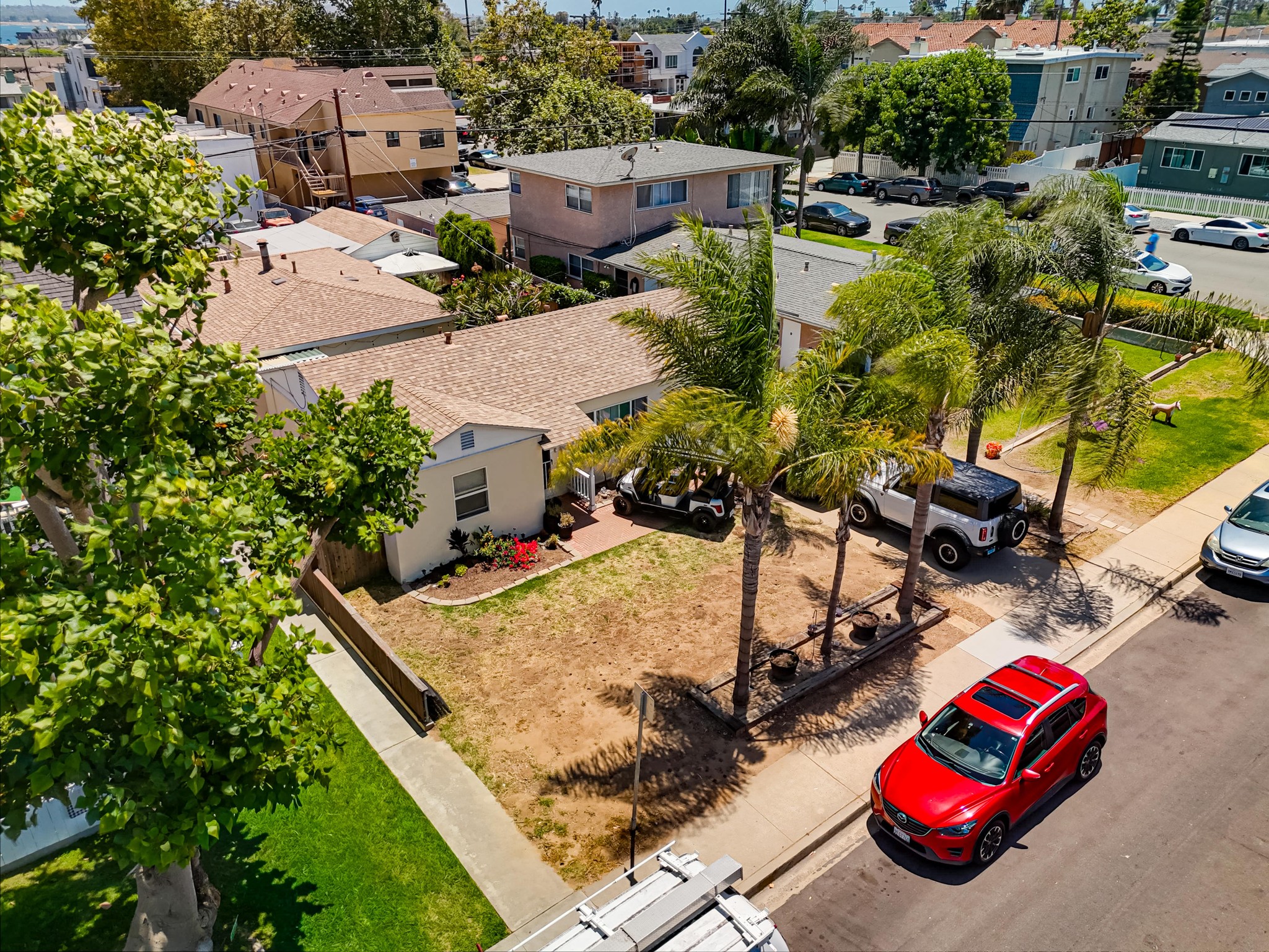 Virtual tour photo 7 of 54 for 2109 Felspar St