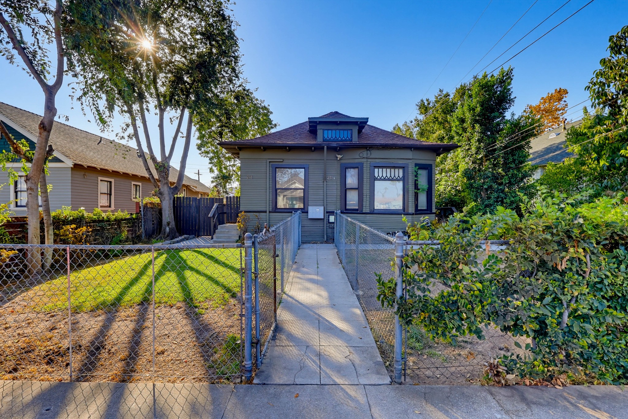 Virtual tour photo 1 of 53 for 211 N Ave 63