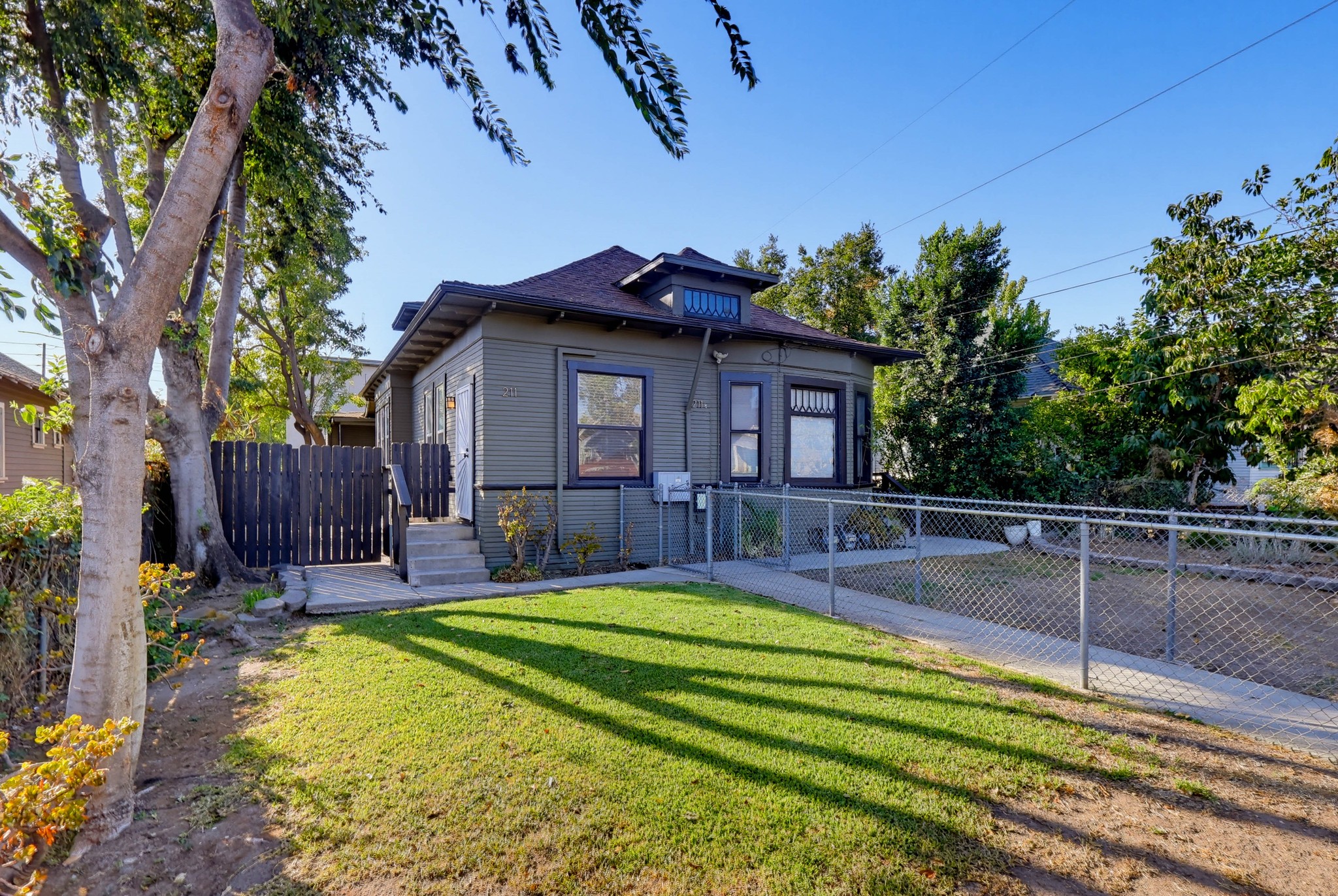 Virtual tour photo 5 of 53 for 211 N Ave 63