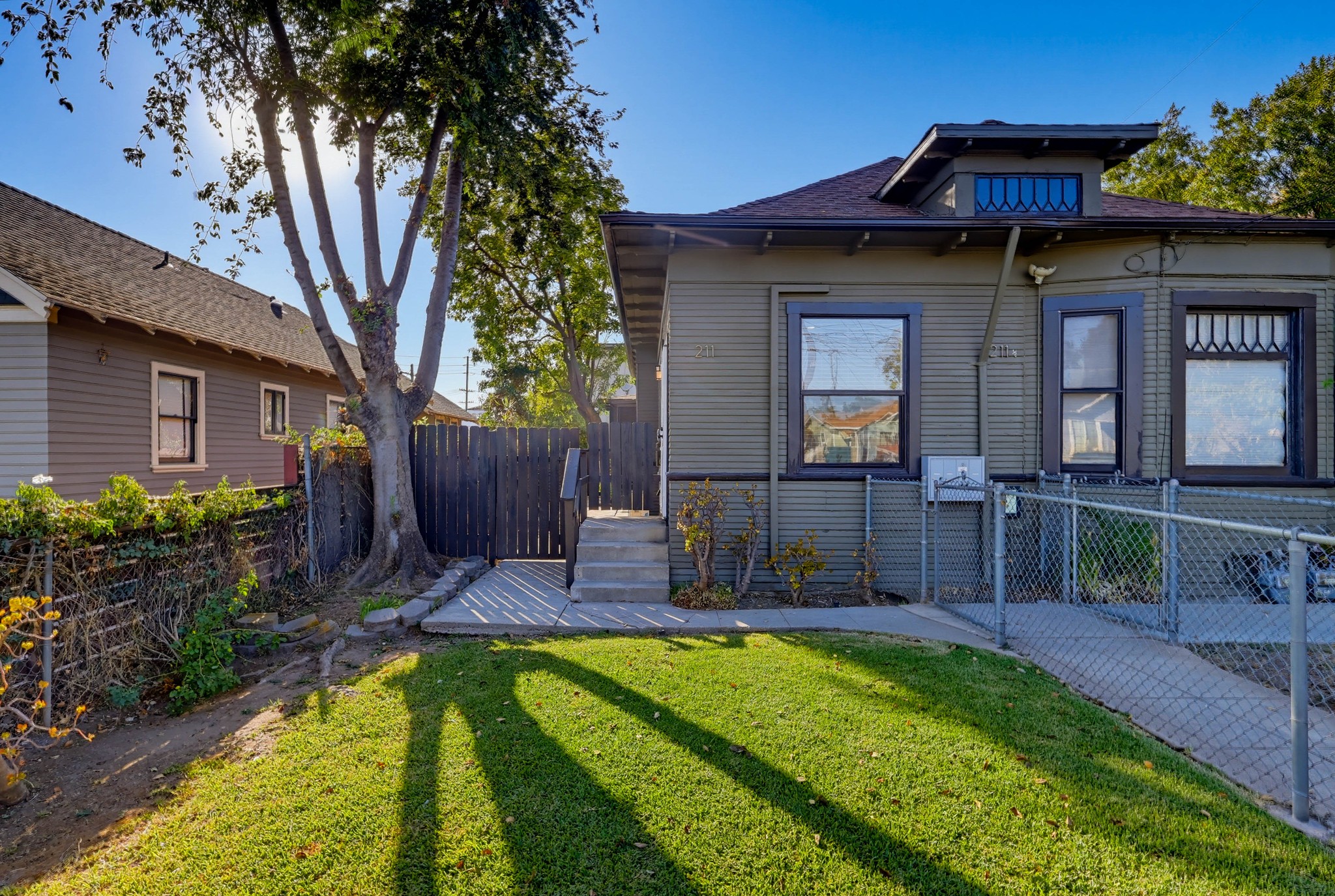 Virtual tour photo 8 of 53 for 211 N Ave 63