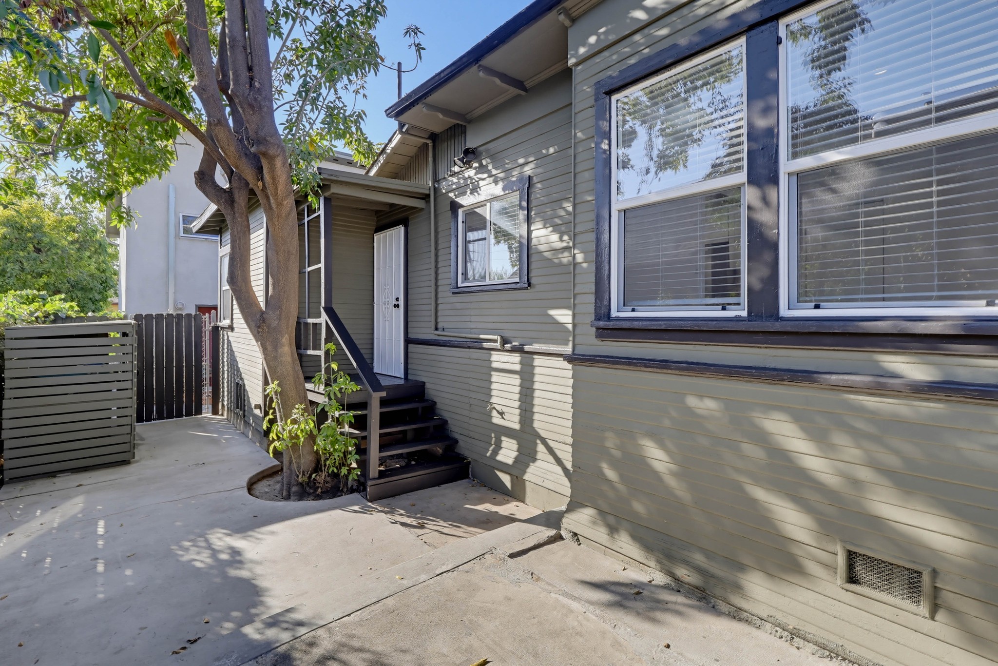 Virtual tour photo 12 of 53 for 211 N Ave 63