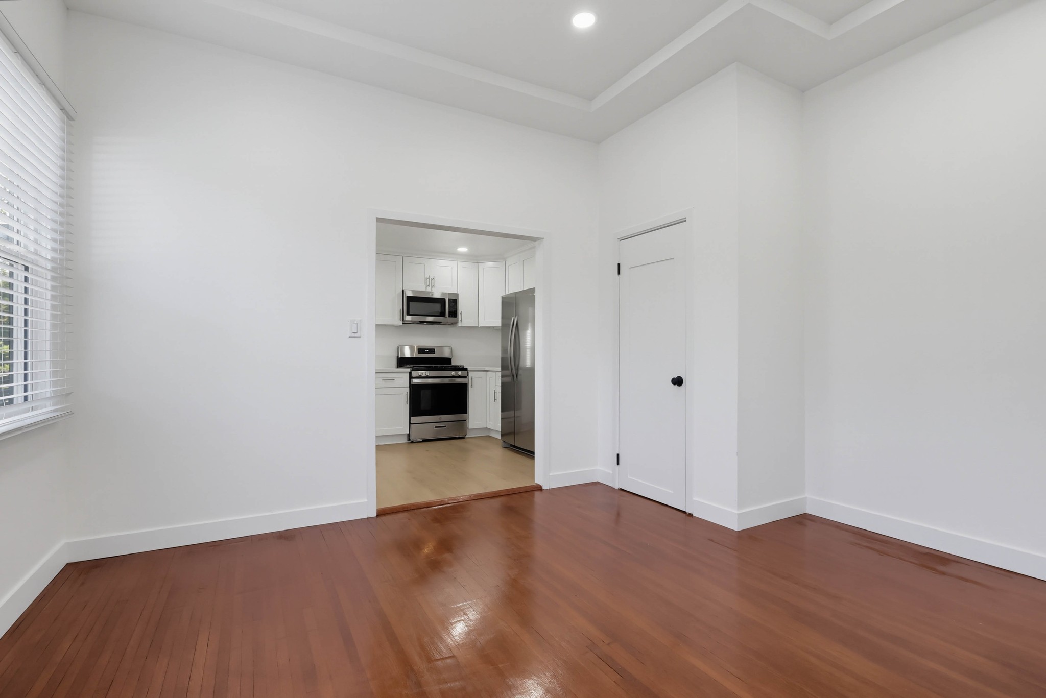Virtual tour photo 27 of 53 for 211 N Ave 63