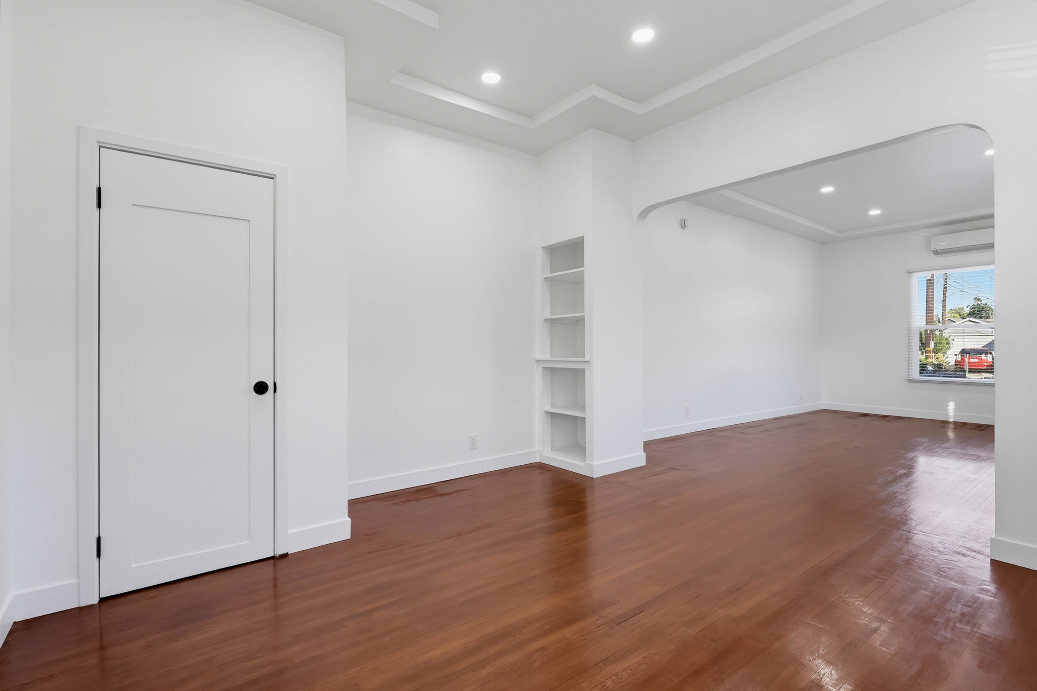 Virtual tour photo 28 of 53 for 211 N Ave 63