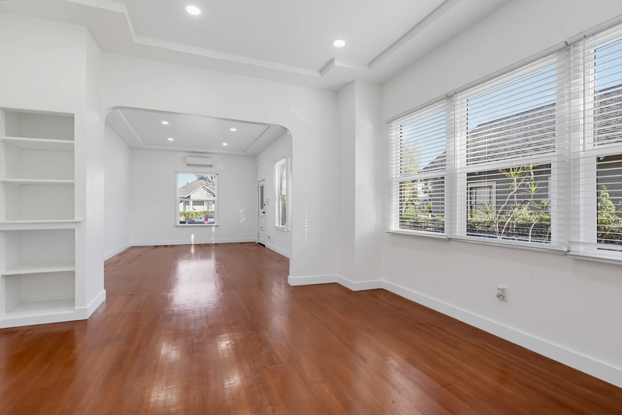 Virtual tour photo 30 of 53 for 211 N Ave 63