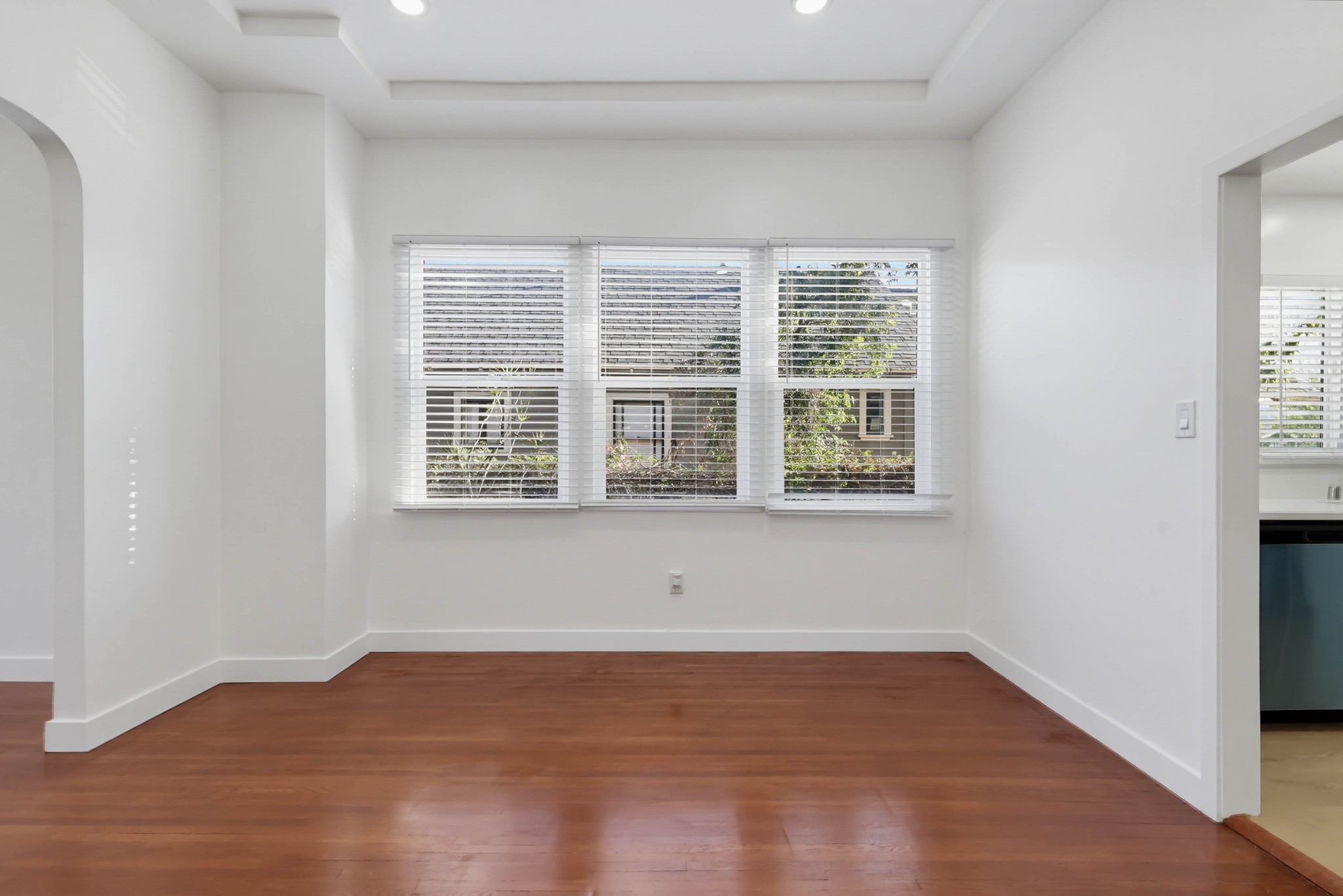 Virtual tour photo 31 of 53 for 211 N Ave 63