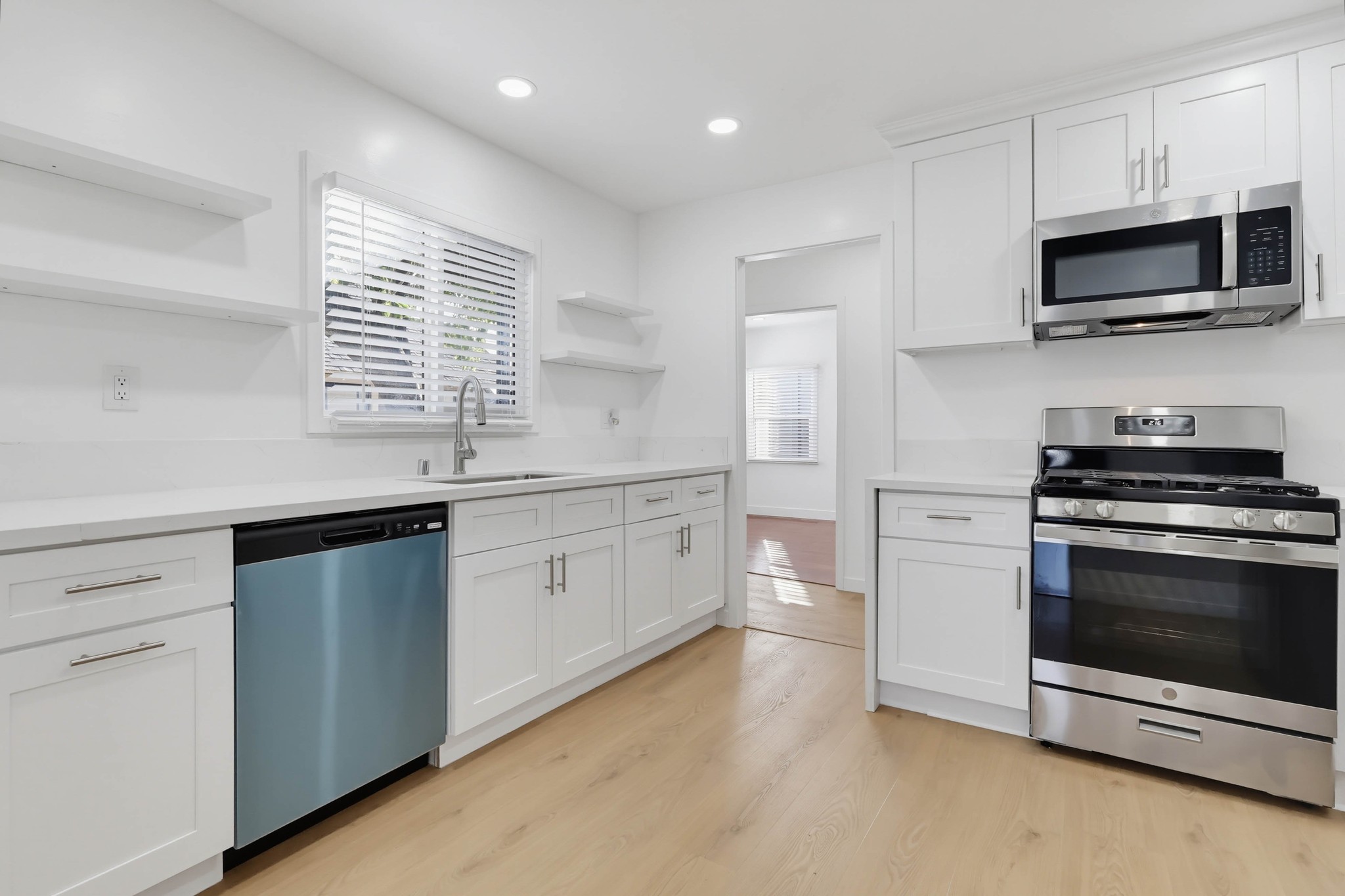 Virtual tour photo 35 of 53 for 211 N Ave 63