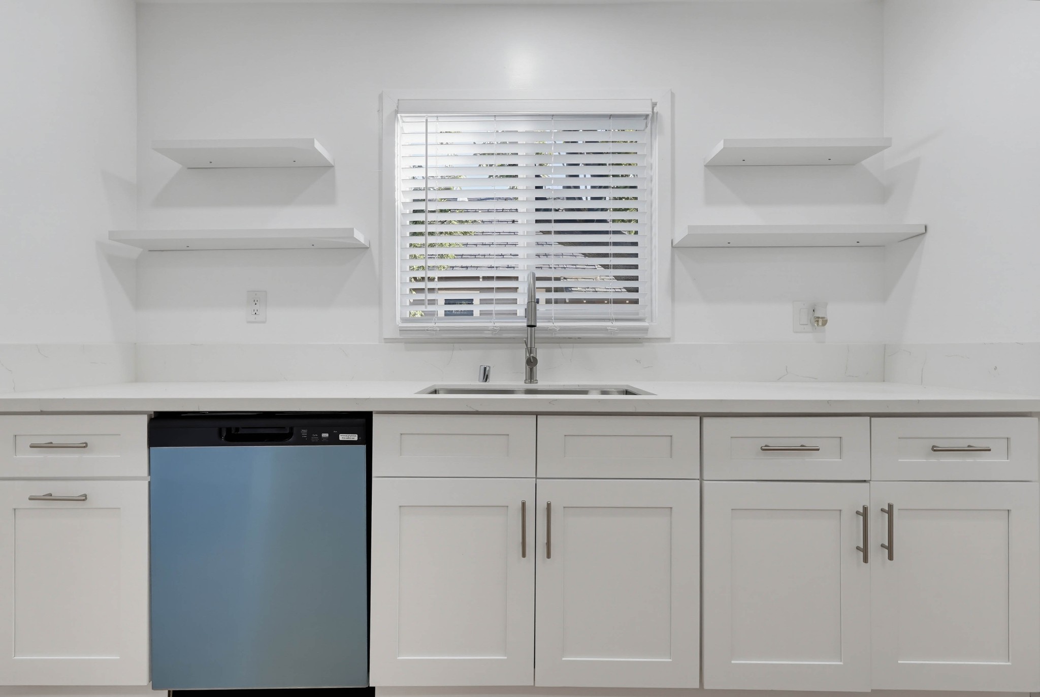 Virtual tour photo 37 of 53 for 211 N Ave 63