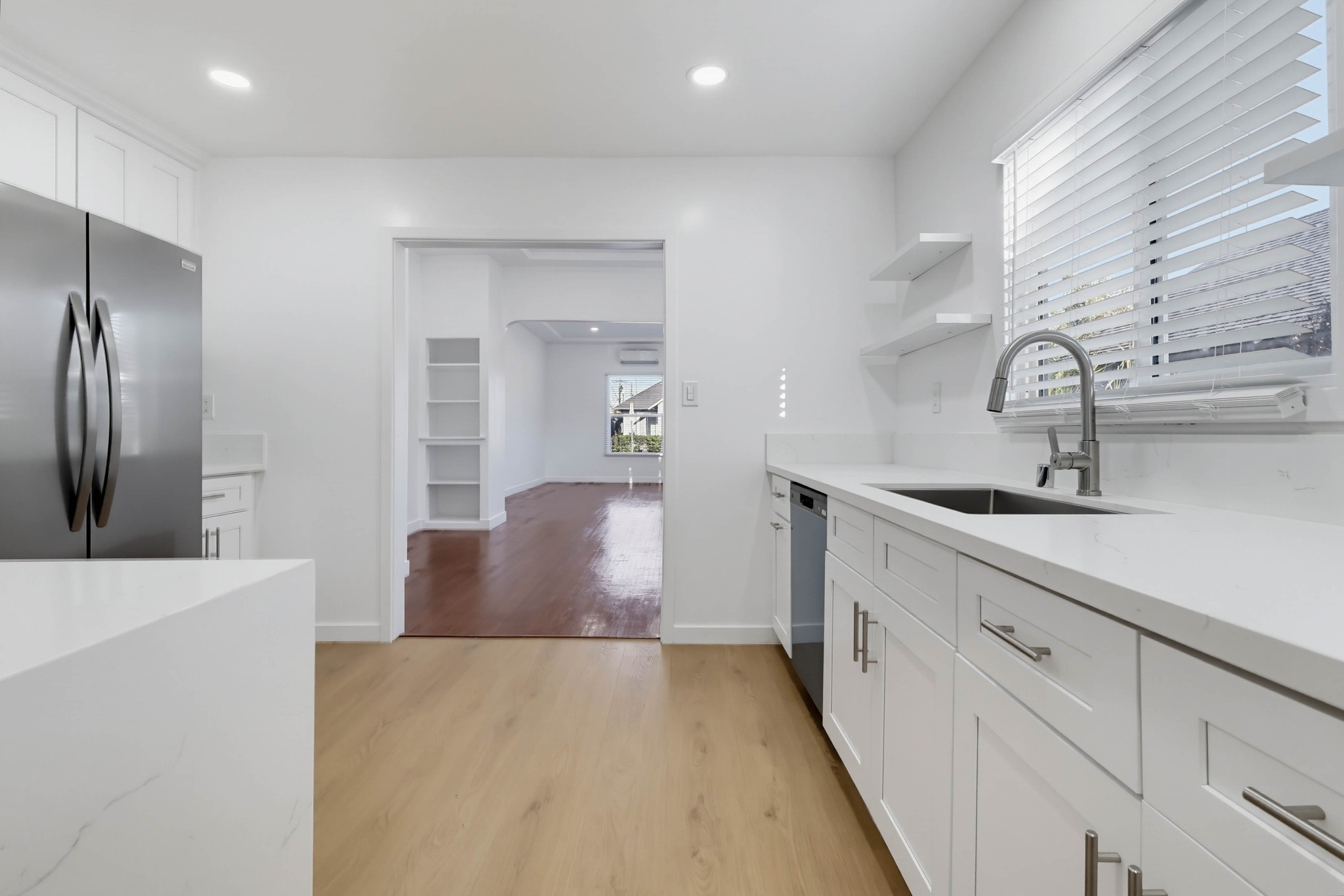 Virtual tour photo 39 of 53 for 211 N Ave 63