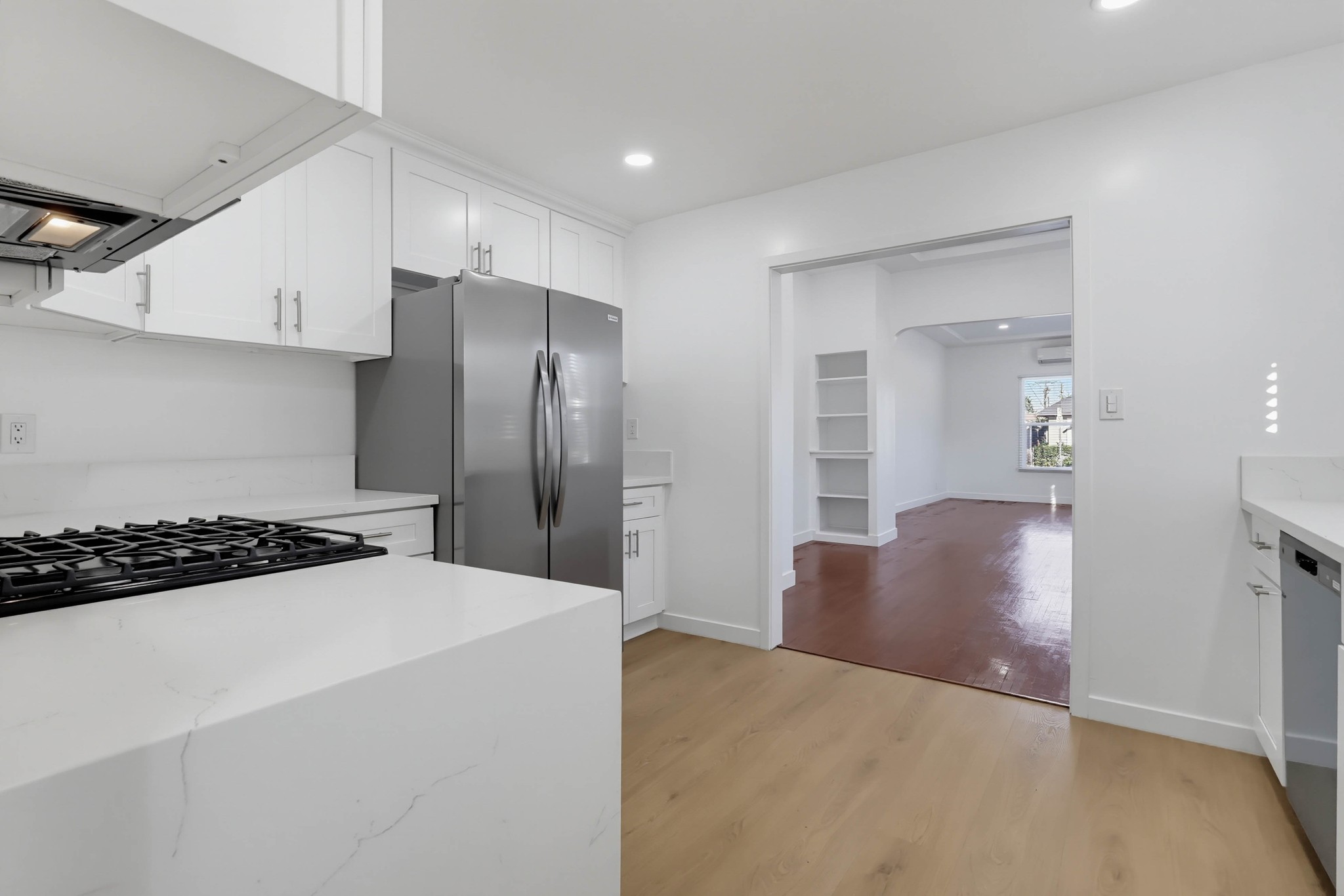 Virtual tour photo 40 of 53 for 211 N Ave 63