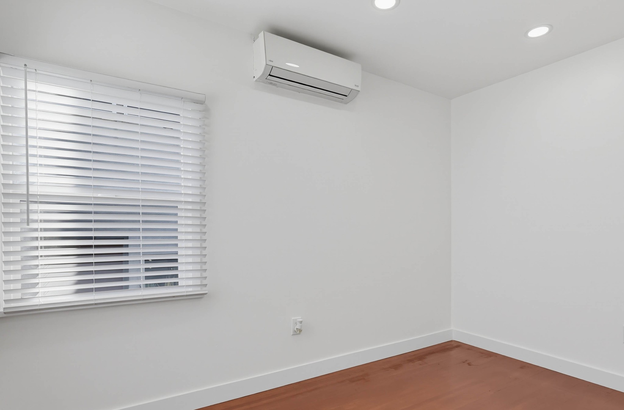 Virtual tour photo 45 of 53 for 211 N Ave 63