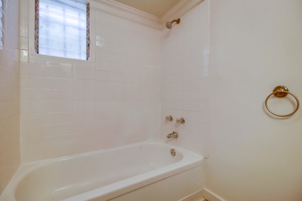 Virtual tour photo 17 of 18 for 2110 Lincoln Ave