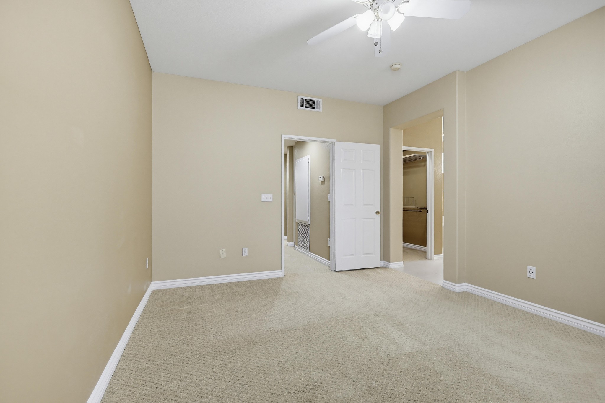 Virtual tour photo 32 of 56 for 2114 Timberwood