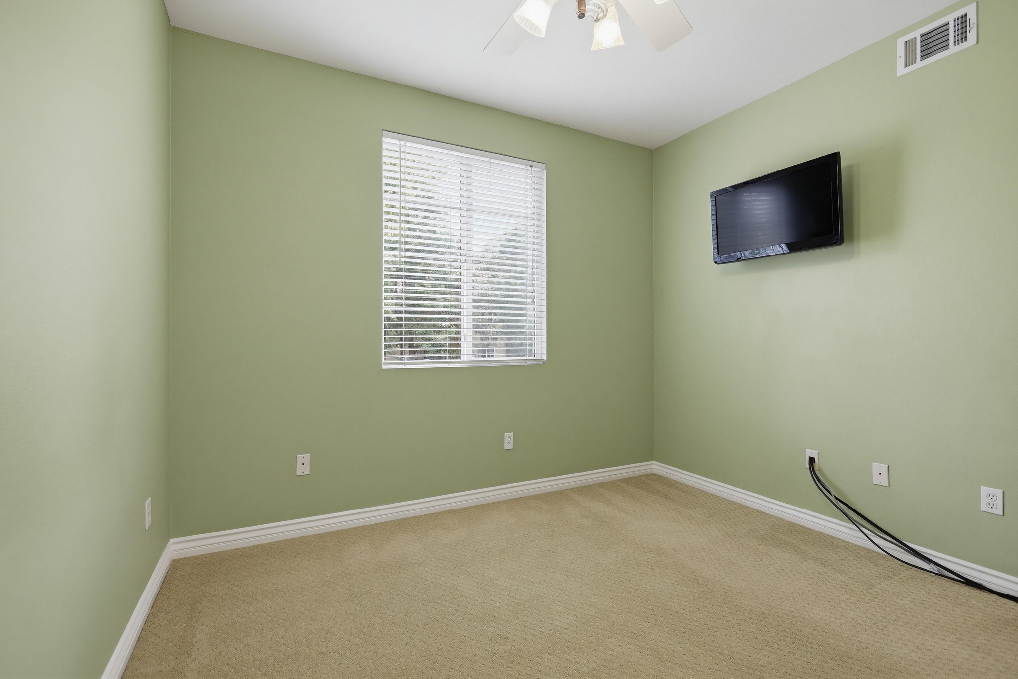 Virtual tour photo 40 of 56 for 2114 Timberwood
