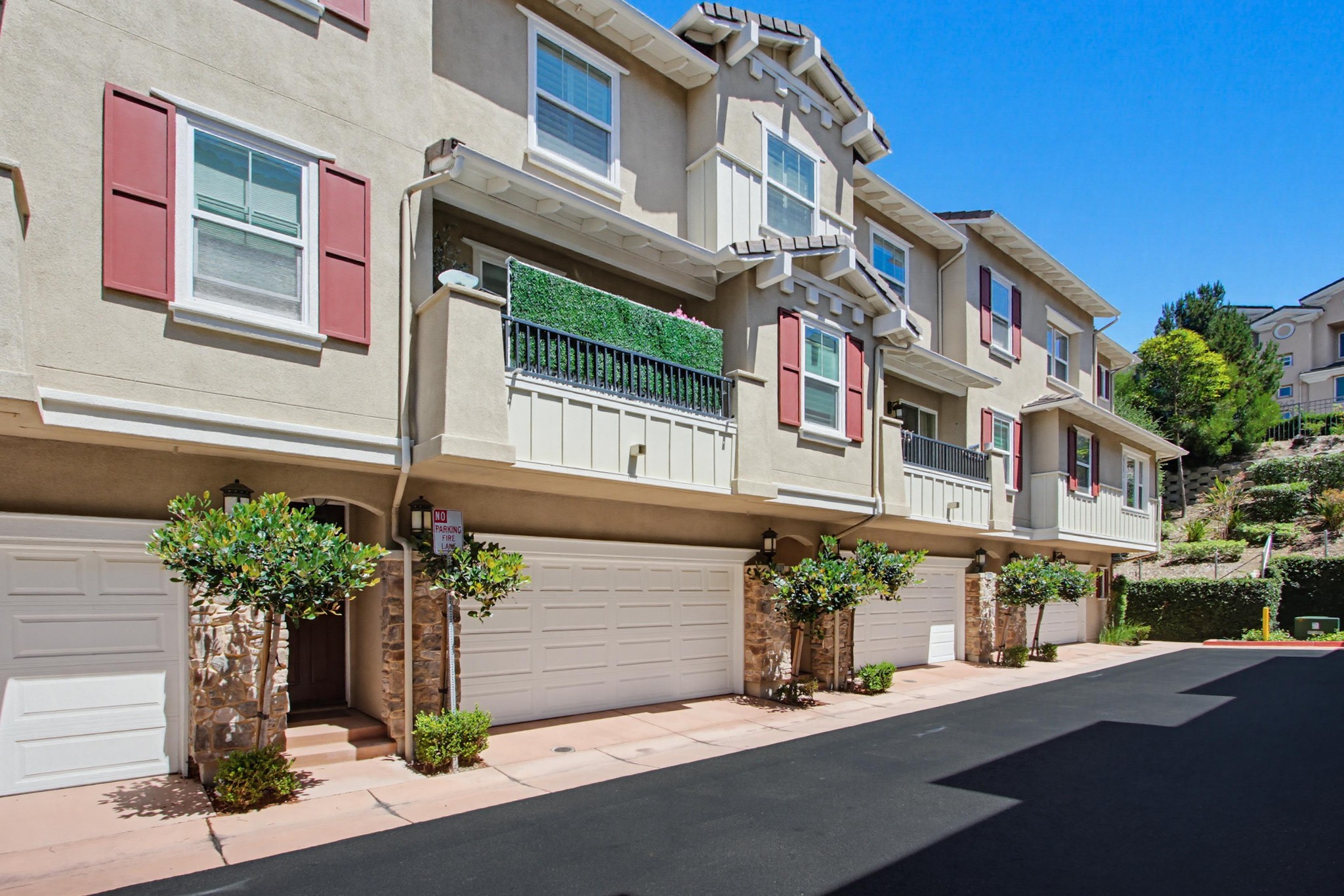 Virtual tour photo 3 of 41 for 2115 Cosmo Way