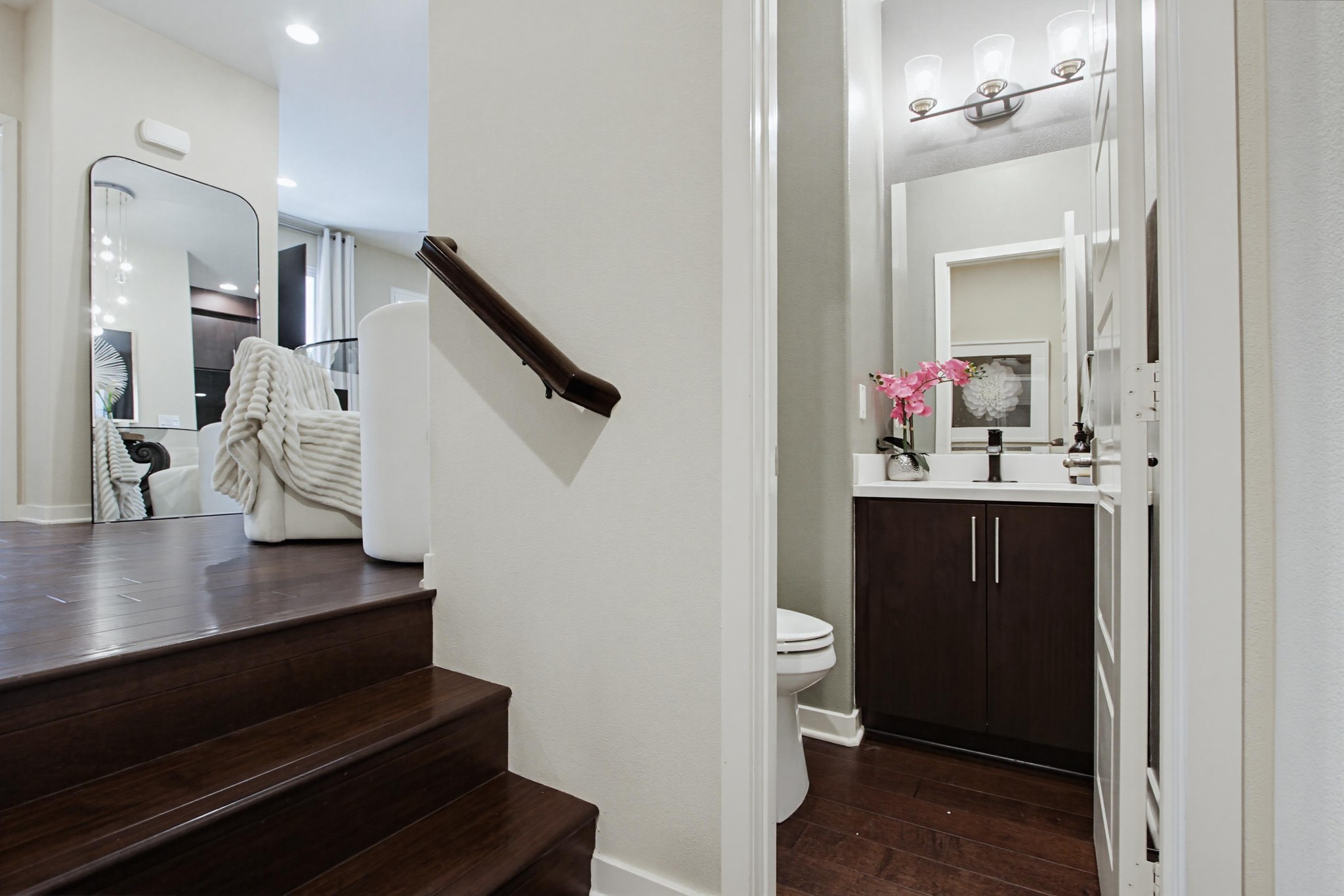 Virtual tour photo 21 of 41 for 2115 Cosmo Way