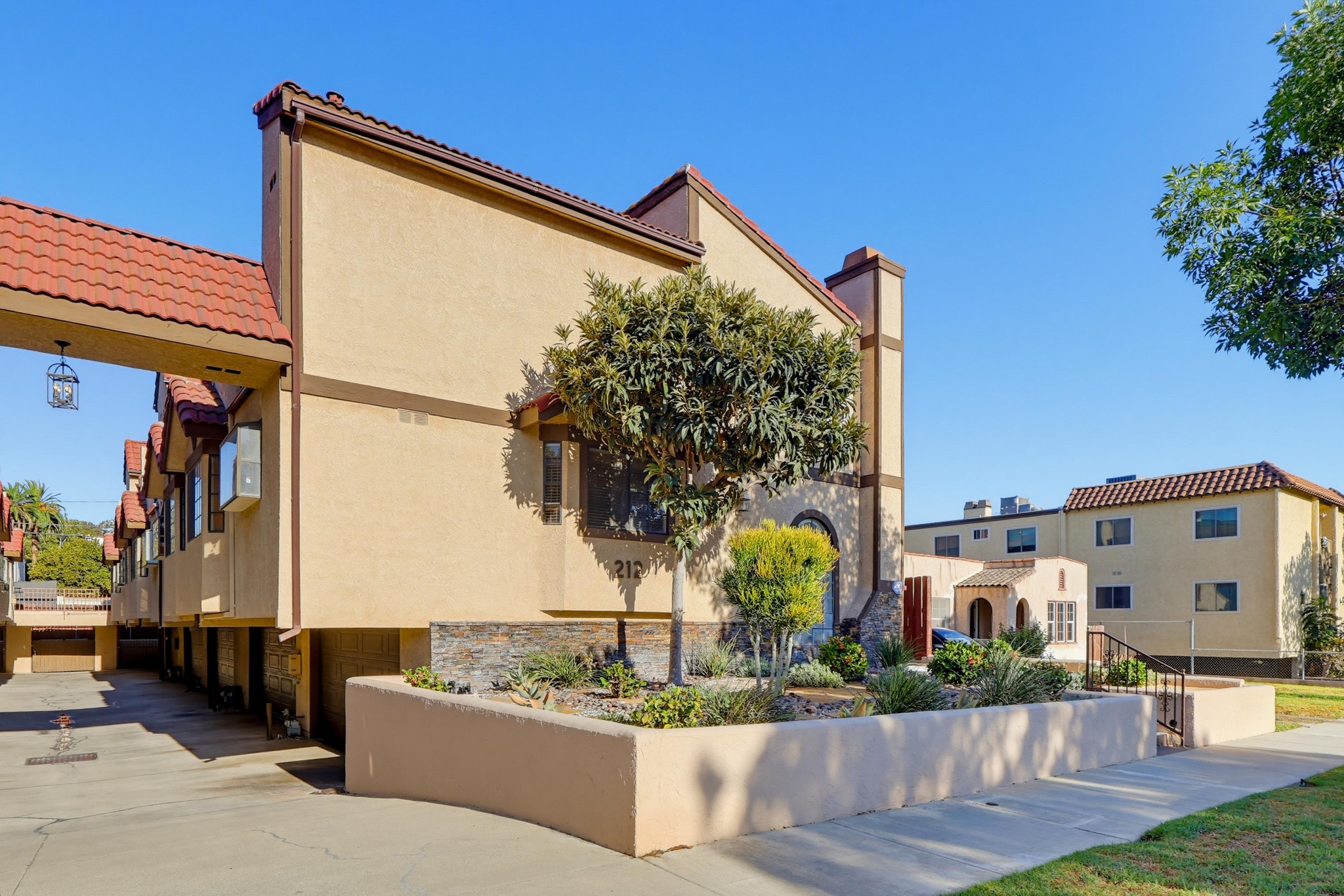 Virtual tour photo 4 of 29 for 212 La France Ave Apt B