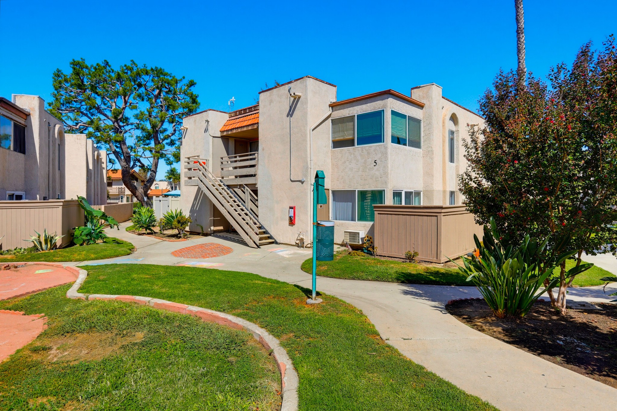 Virtual tour photo 1 of 47 for 212 S Kraemer Blvd