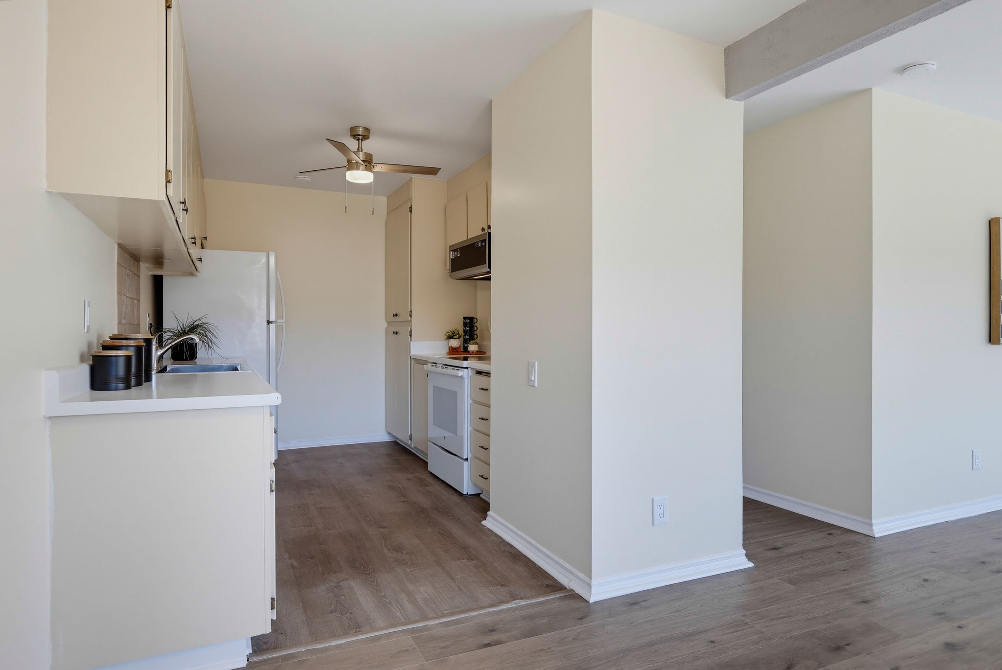 Virtual tour photo 16 of 47 for 212 S Kraemer Blvd