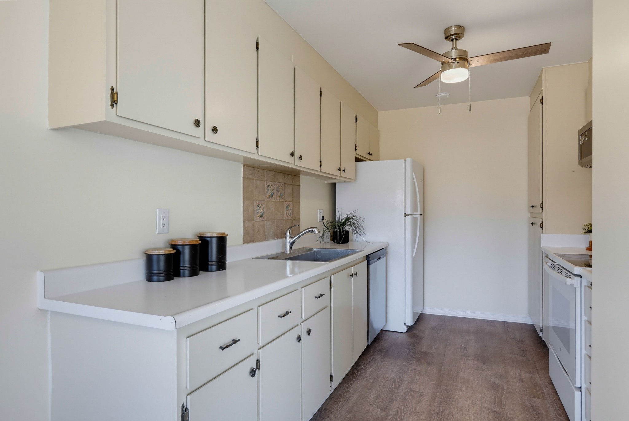 Virtual tour photo 17 of 47 for 212 S Kraemer Blvd