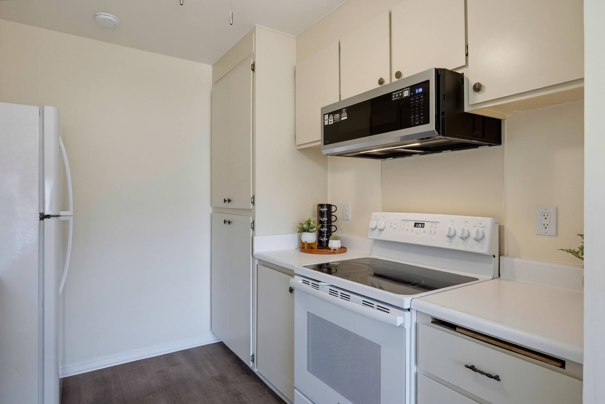 Virtual tour photo 19 of 47 for 212 S Kraemer Blvd