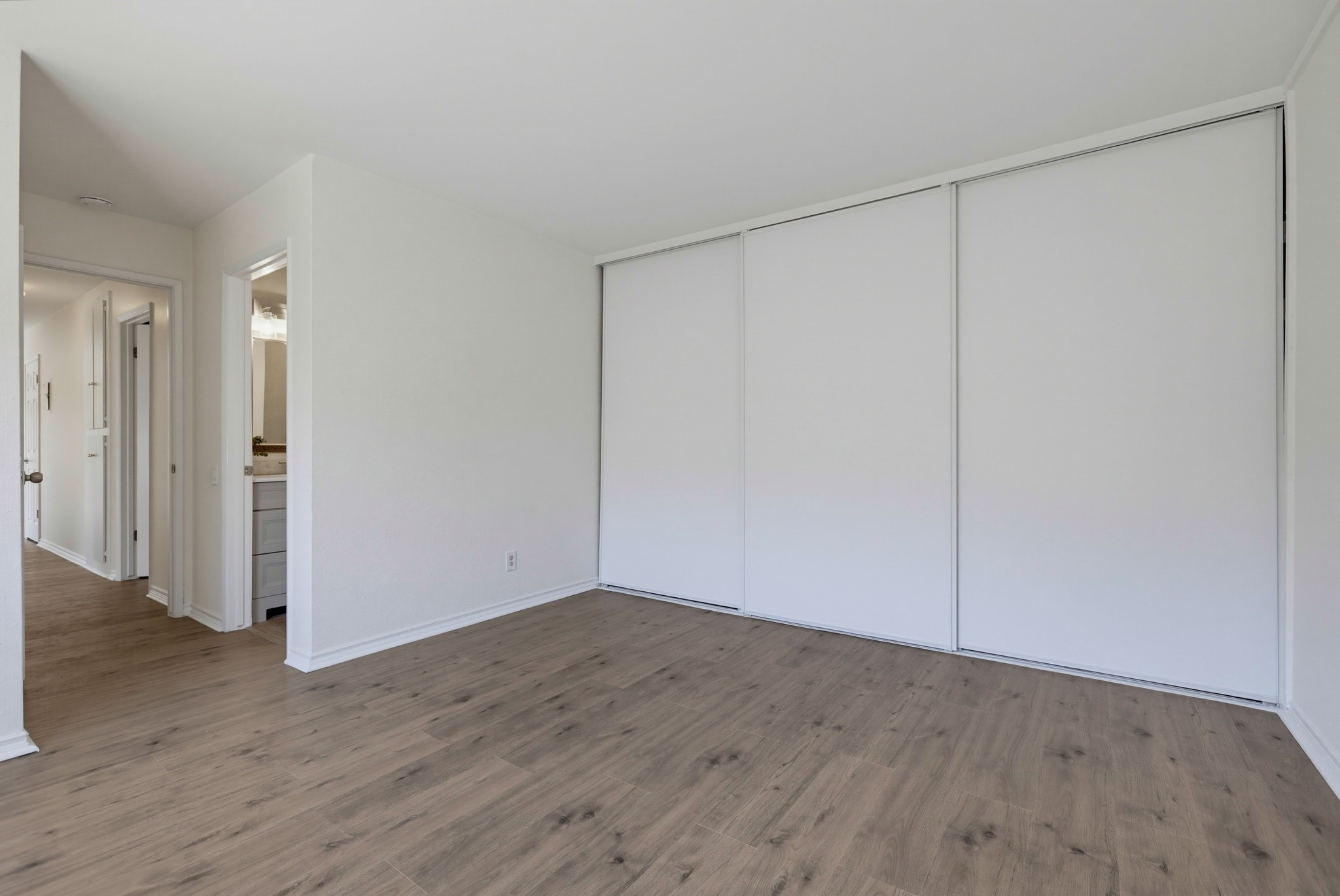 Virtual tour photo 35 of 47 for 212 S Kraemer Blvd