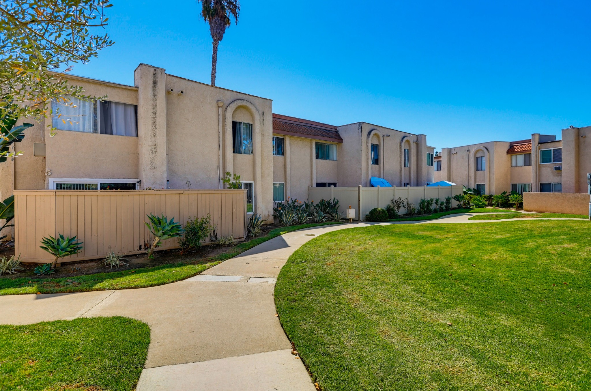 Virtual tour photo 39 of 47 for 212 S Kraemer Blvd