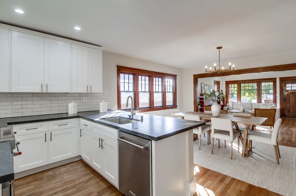 Virtual tour photo 27 of 83 for 2121 Dale St