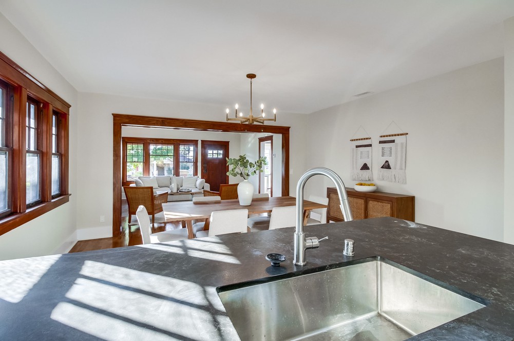 Virtual tour photo 28 of 83 for 2121 Dale St
