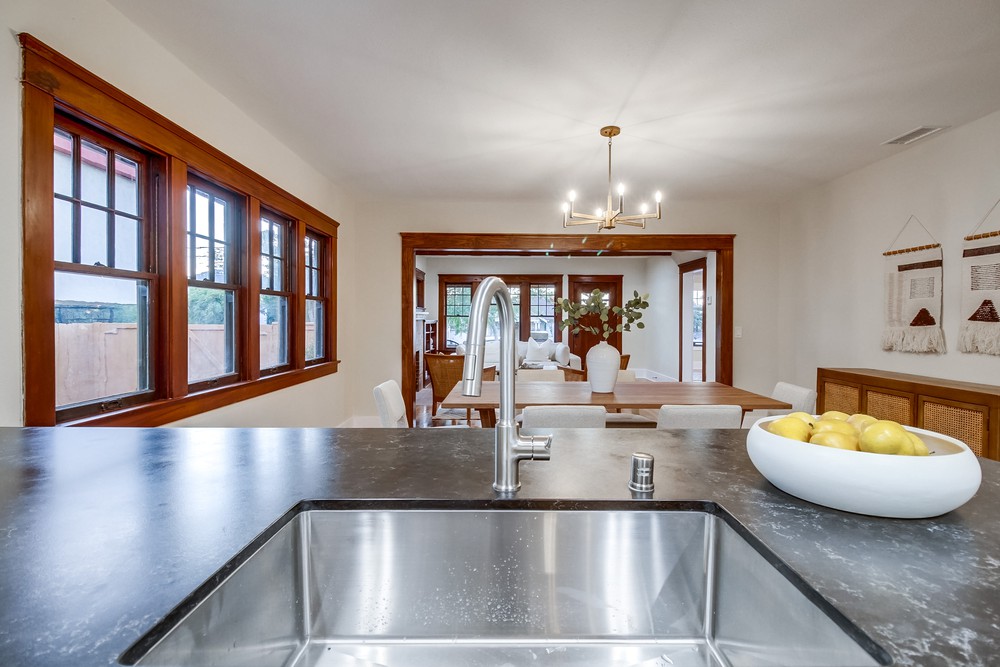 Virtual tour photo 34 of 78 for 2121 Dale St