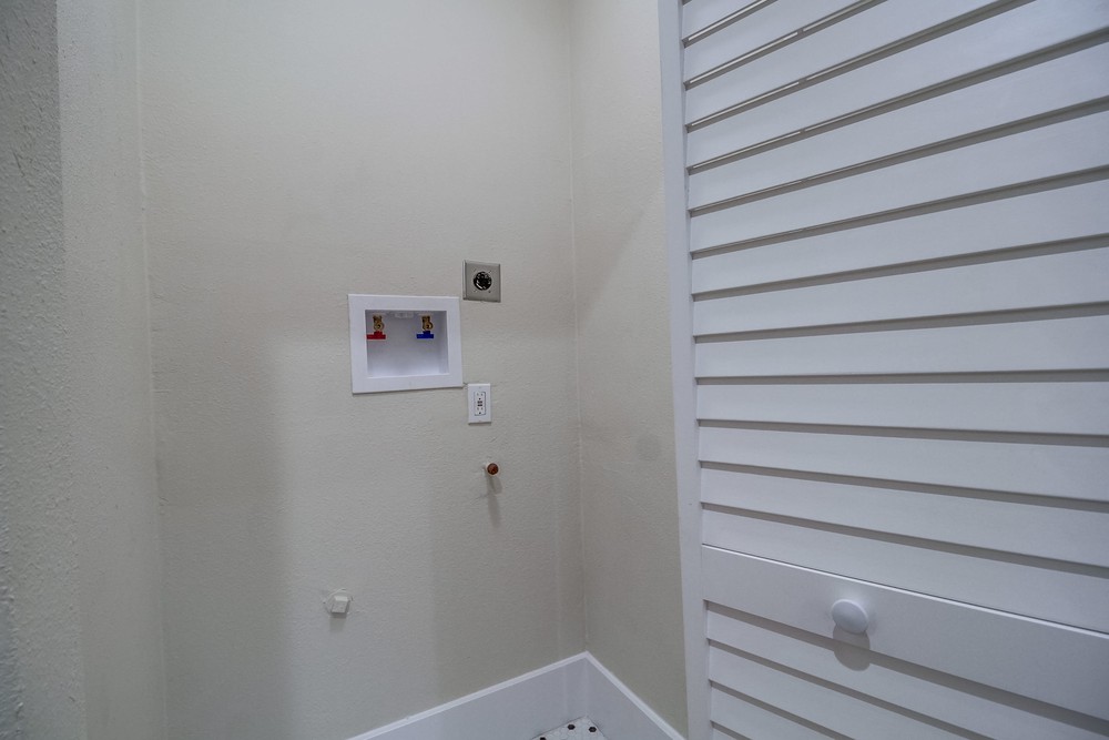 Virtual tour photo 52 of 78 for 2121 Dale St