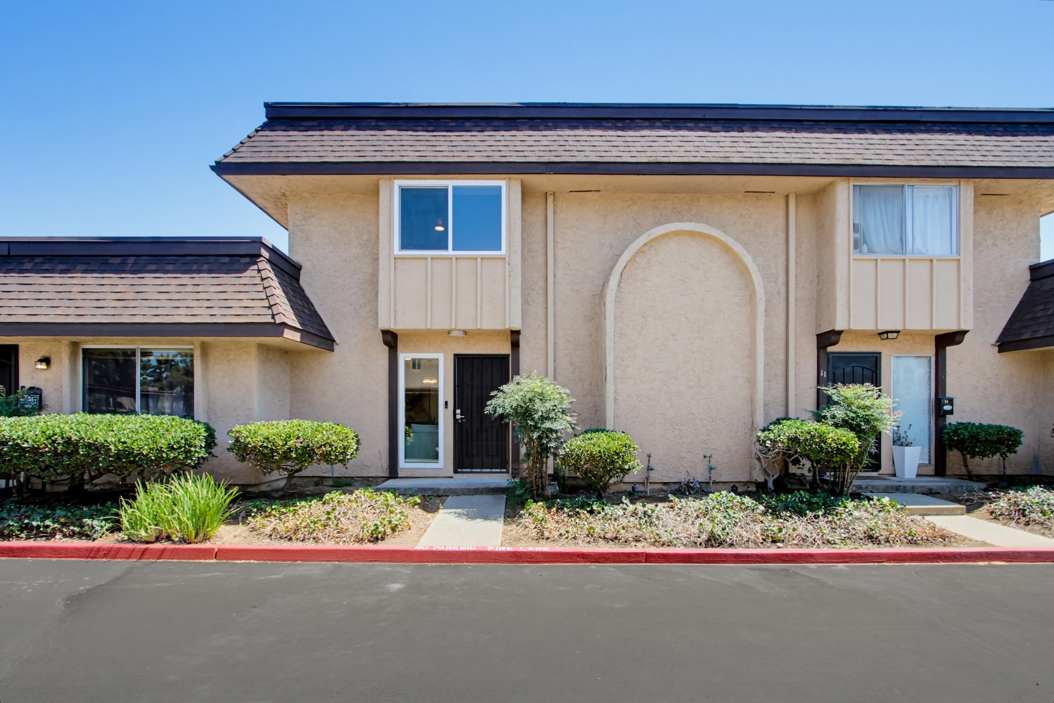 Virtual tour photo 3 of 35 for 2121 E Grand Ave