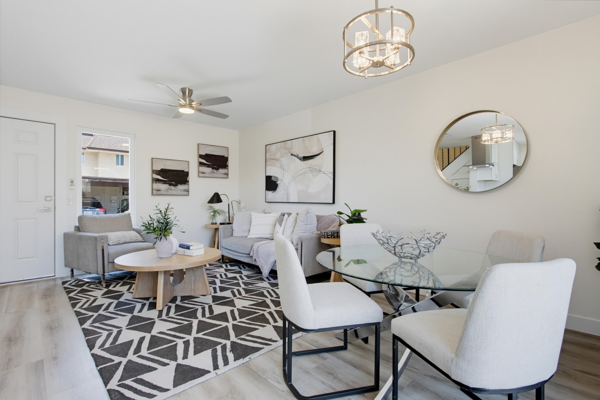 Virtual tour photo 6 of 35 for 2121 E Grand Ave