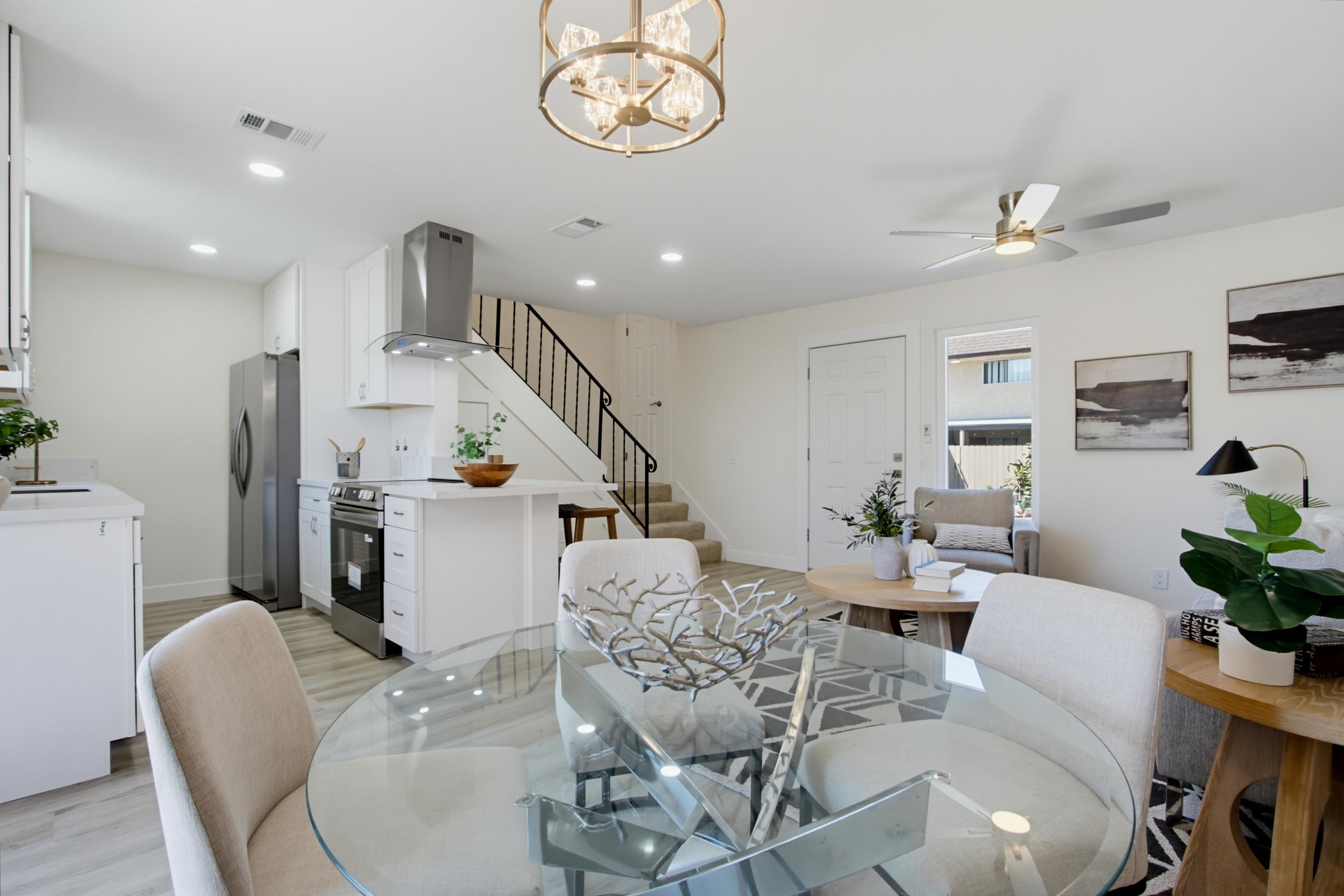 Virtual tour photo 7 of 35 for 2121 E Grand Ave